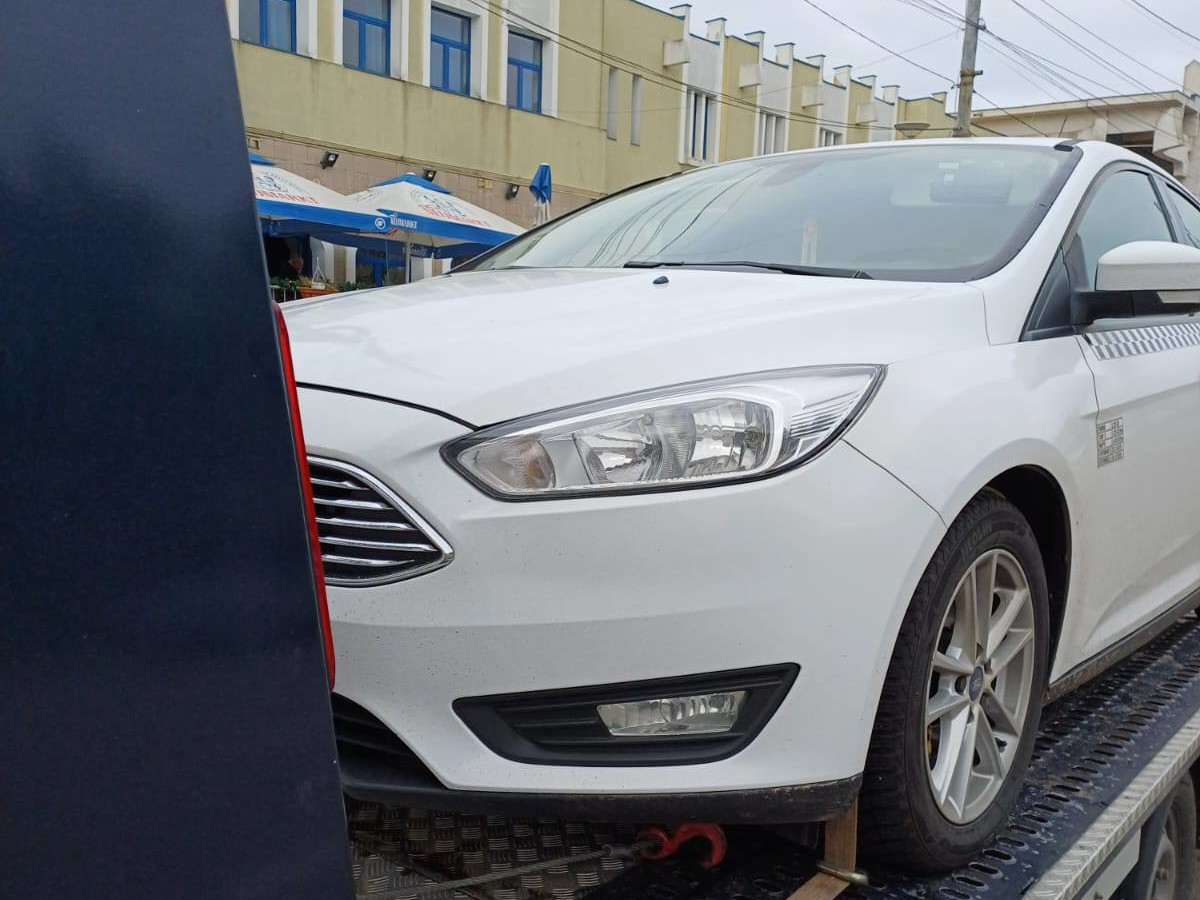 Tractare Ford Focus — Brăila — fotografie 4