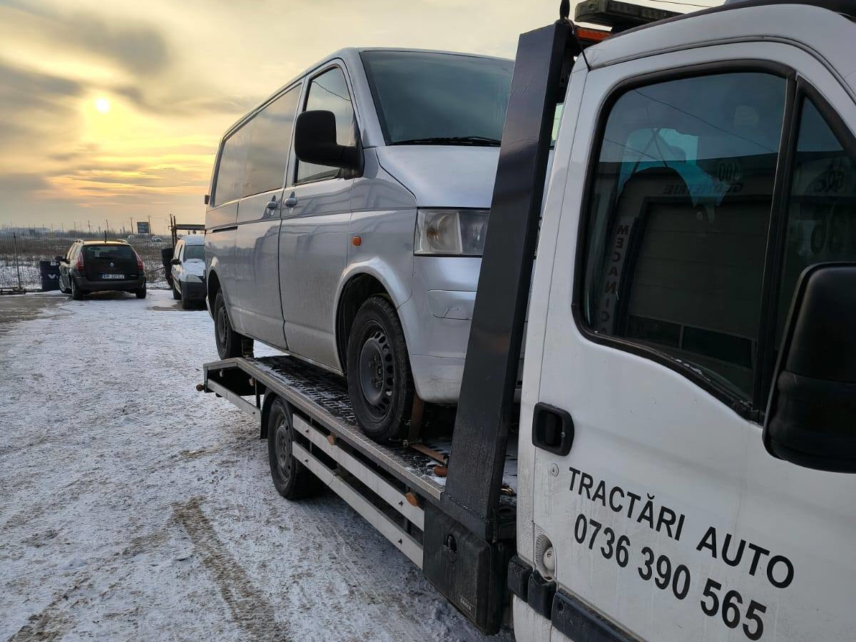 Tractare VW Transporter — Brăila — fotografie 2