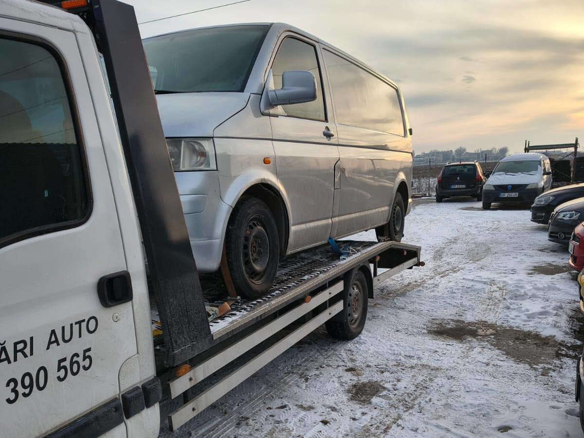 Tractare VW Transporter — Brăila — fotografie 3