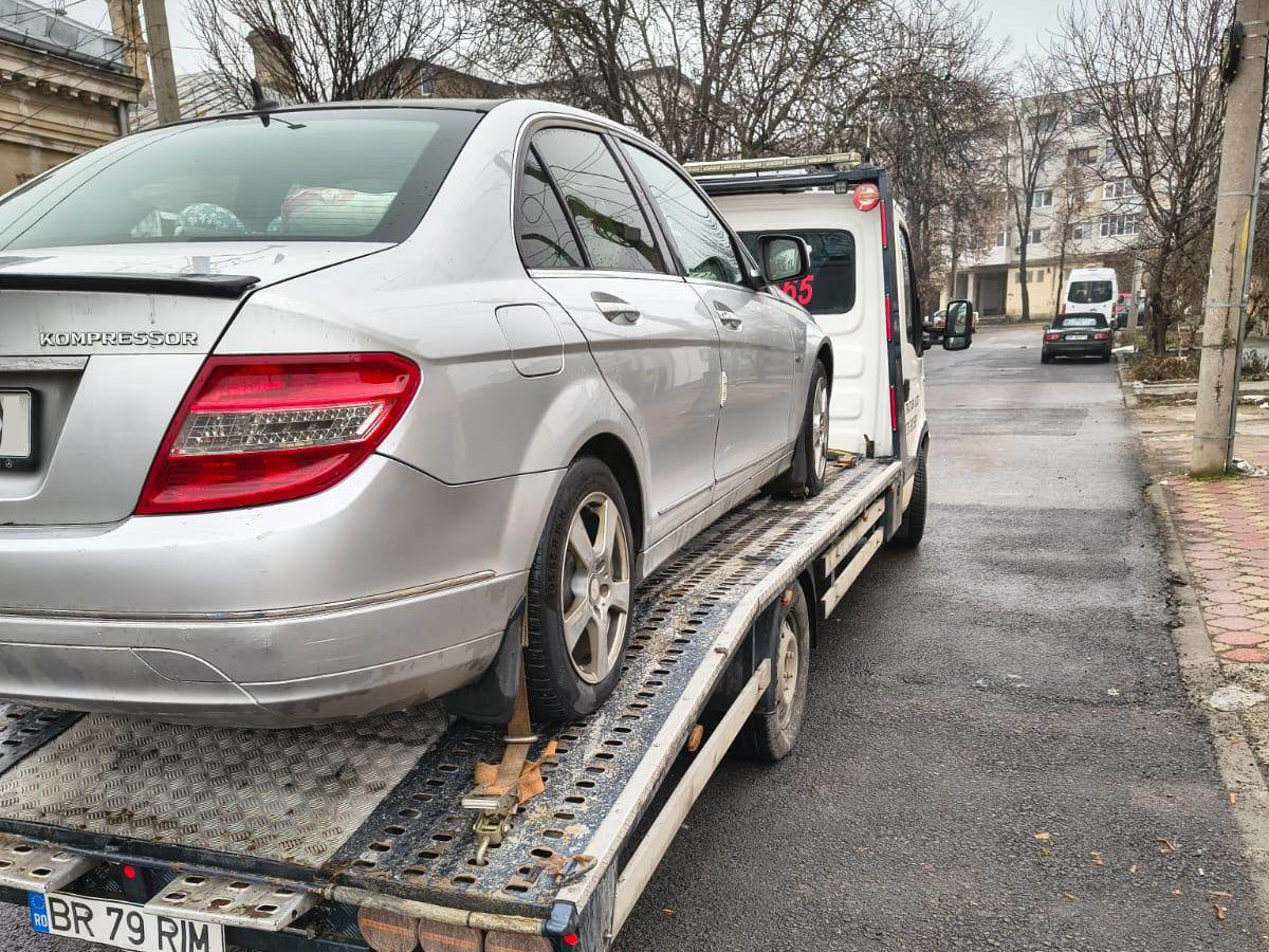 Tractare Mercedes — Brăila — fotografie 2