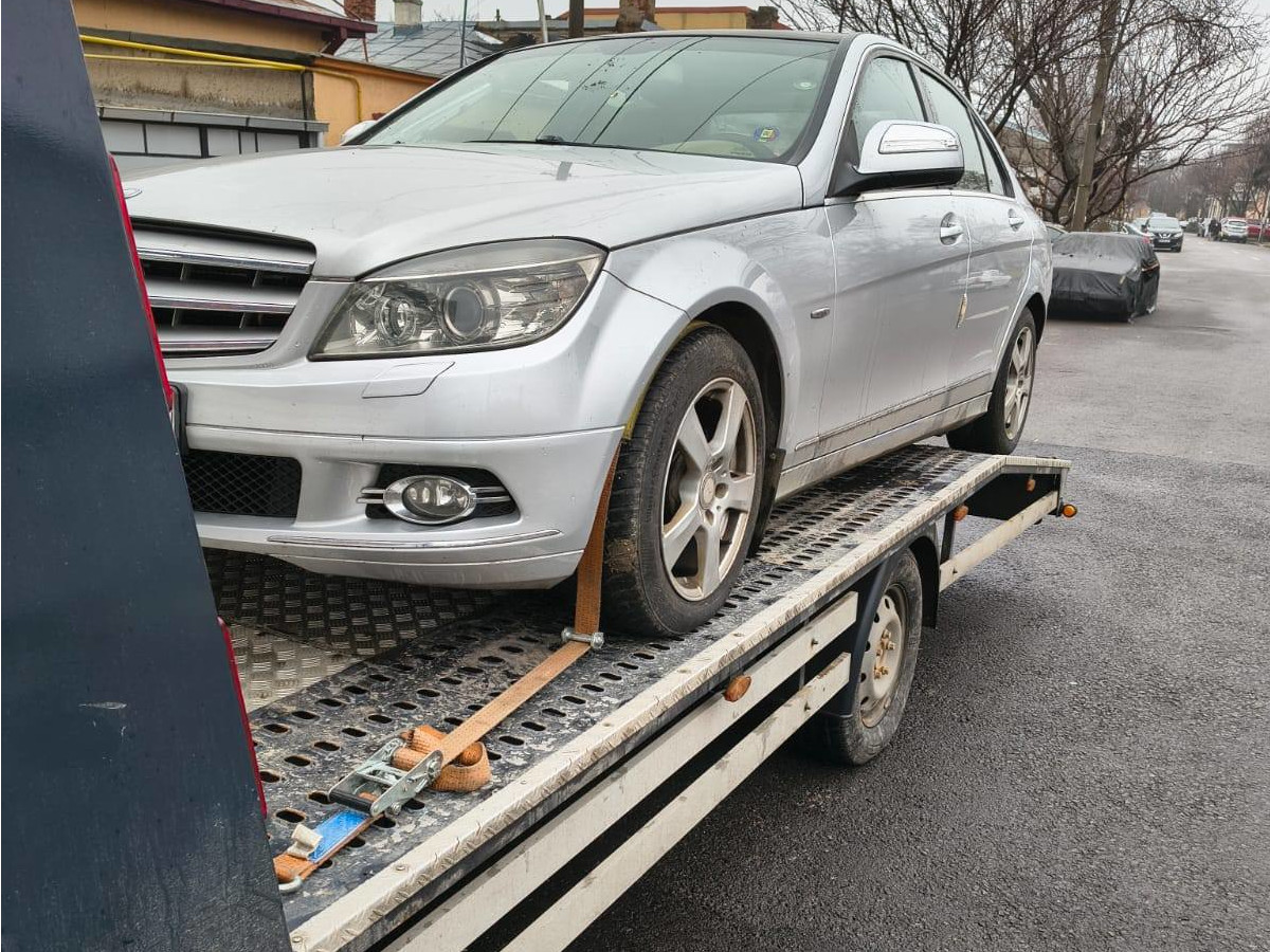 Tractare Mercedes — Brăila — fotografie 3