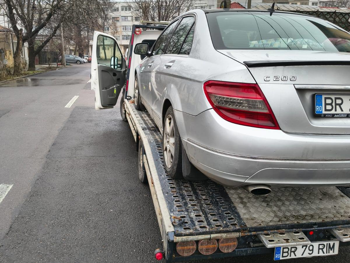 Tractare Mercedes — Brăila — fotografie 4