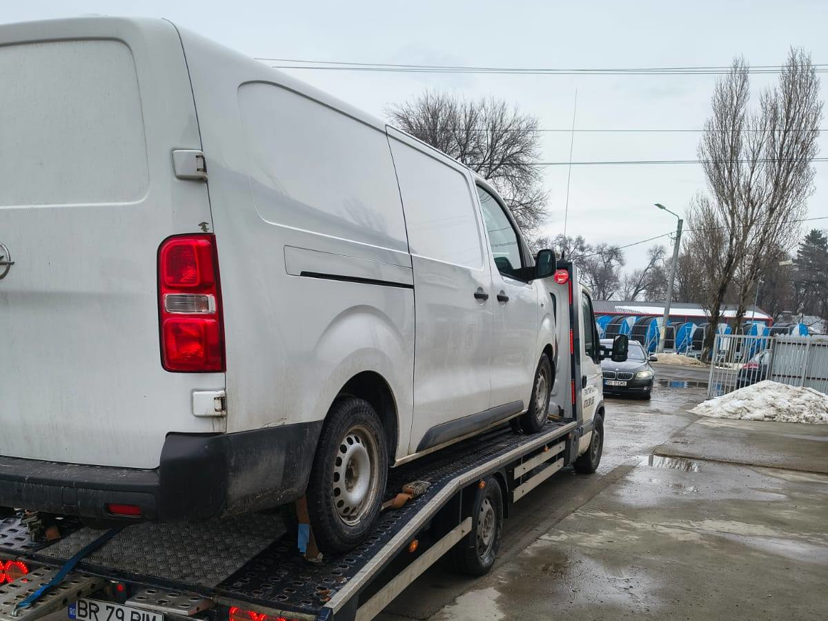 Tractare Opel Vivaro — Brăila — fotografie 2