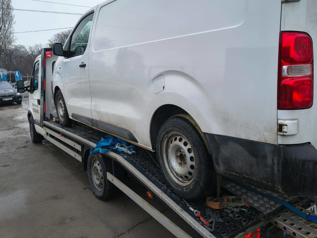 Tractare Opel Vivaro — Brăila — fotografie 4
