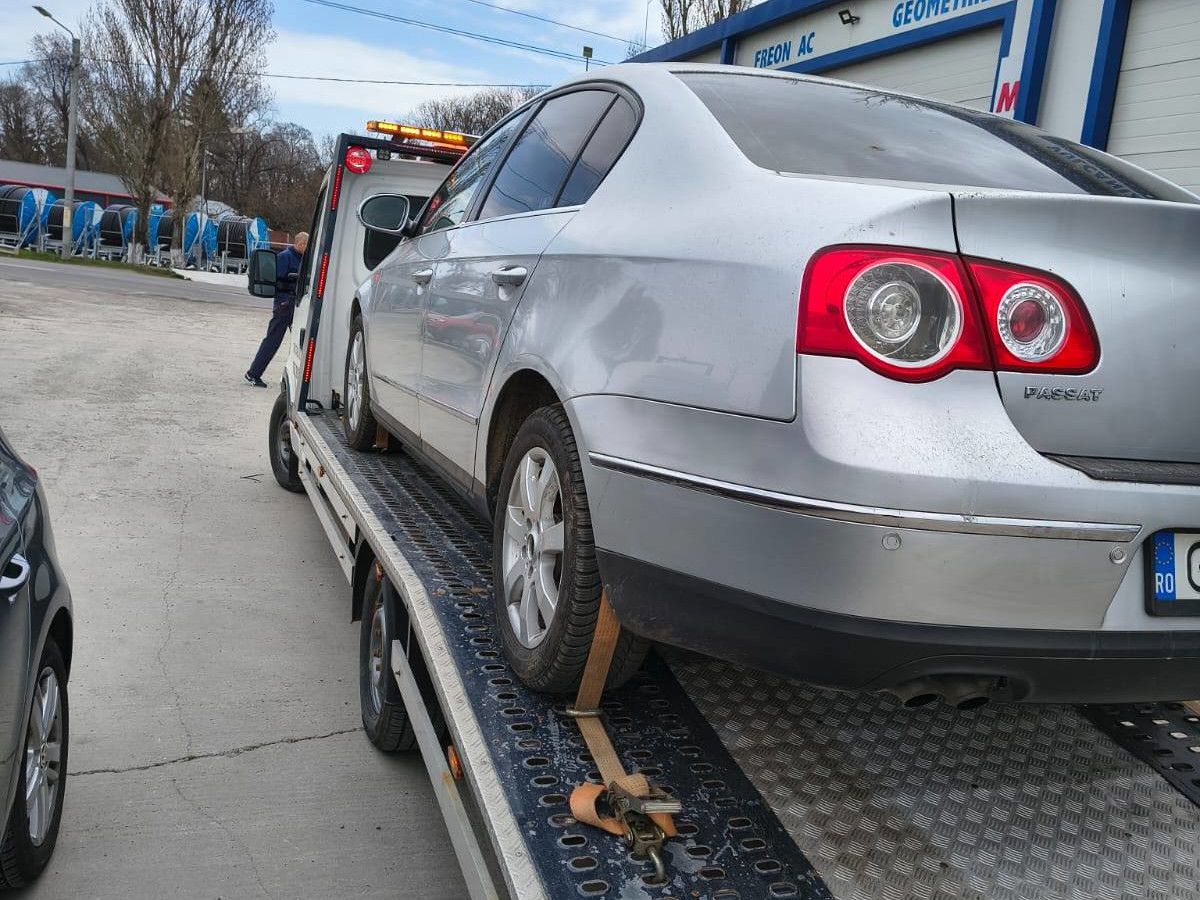 Tractare VW Passat — Brăila — fotografie 3
