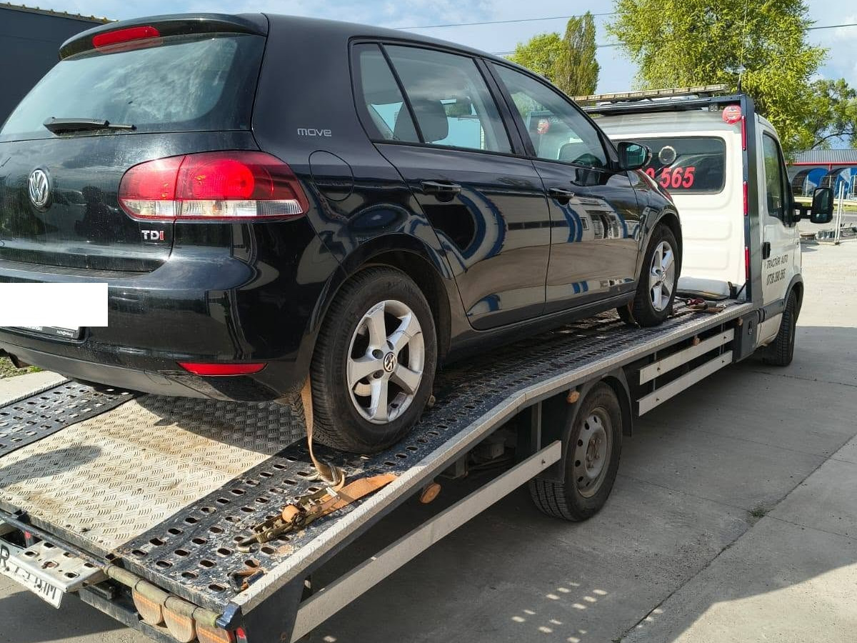Tractare VW Golf — Brăila — fotografie 2
