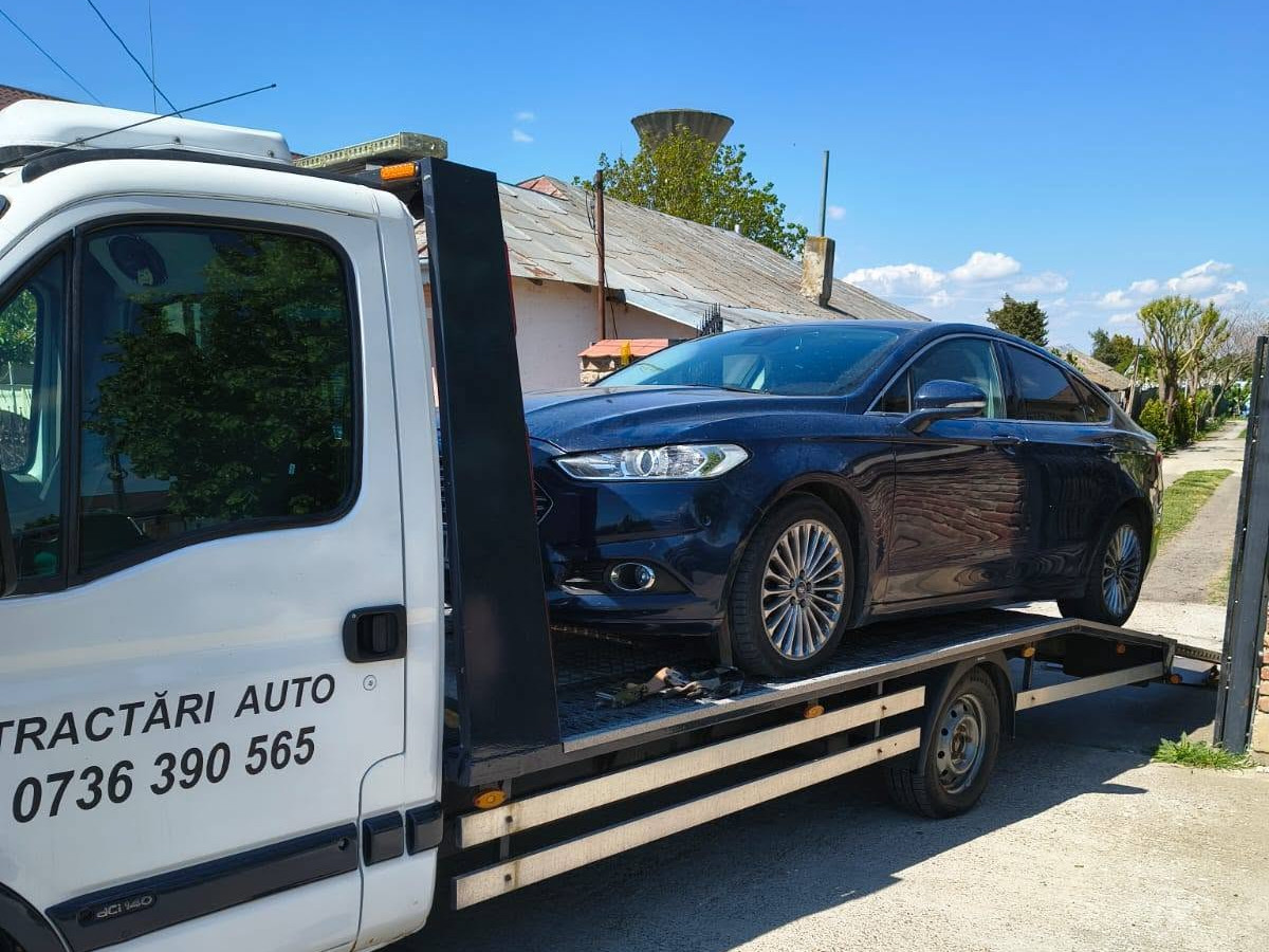 Tractare Ford Mondeo — Brăila — fotografie 3