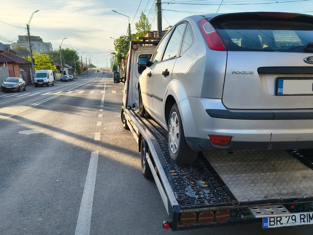 Tractare Ford Focus — Brăila — fotografie 3